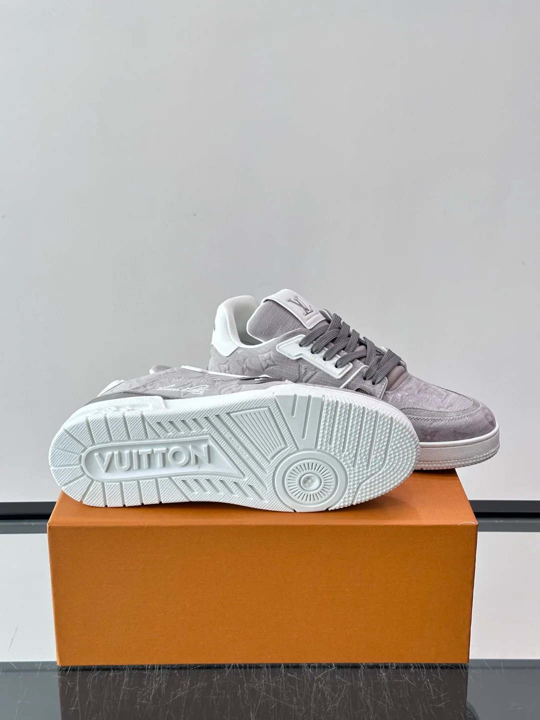 Men's Sneakers LOUIS VUITTON 17982449