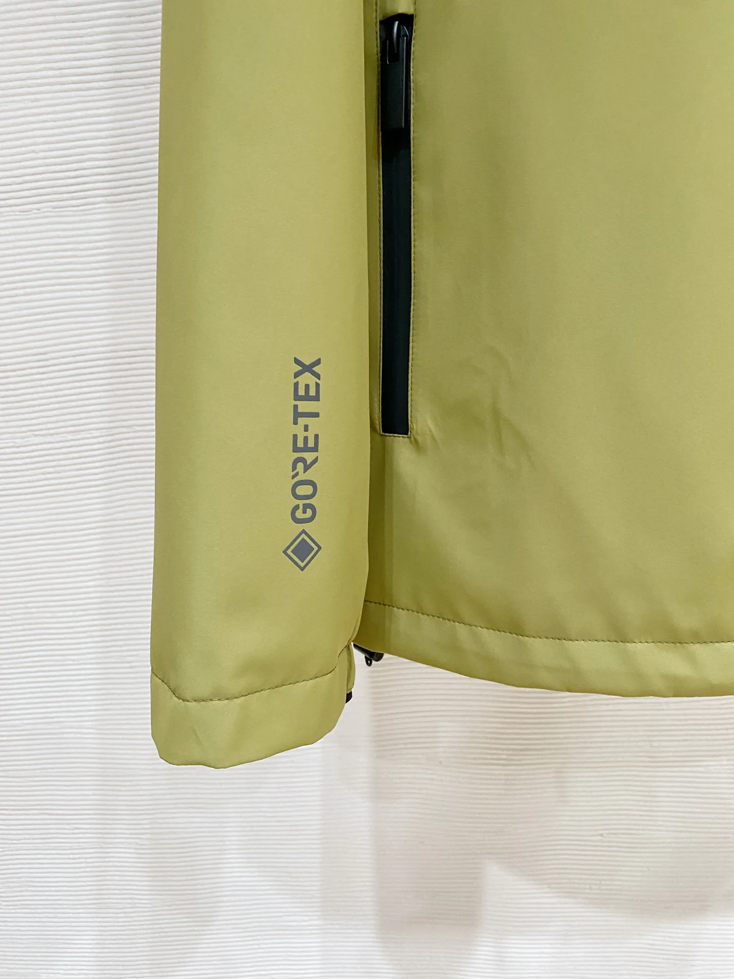 Men's Jackets And Down Jackets MONCLER 17993074