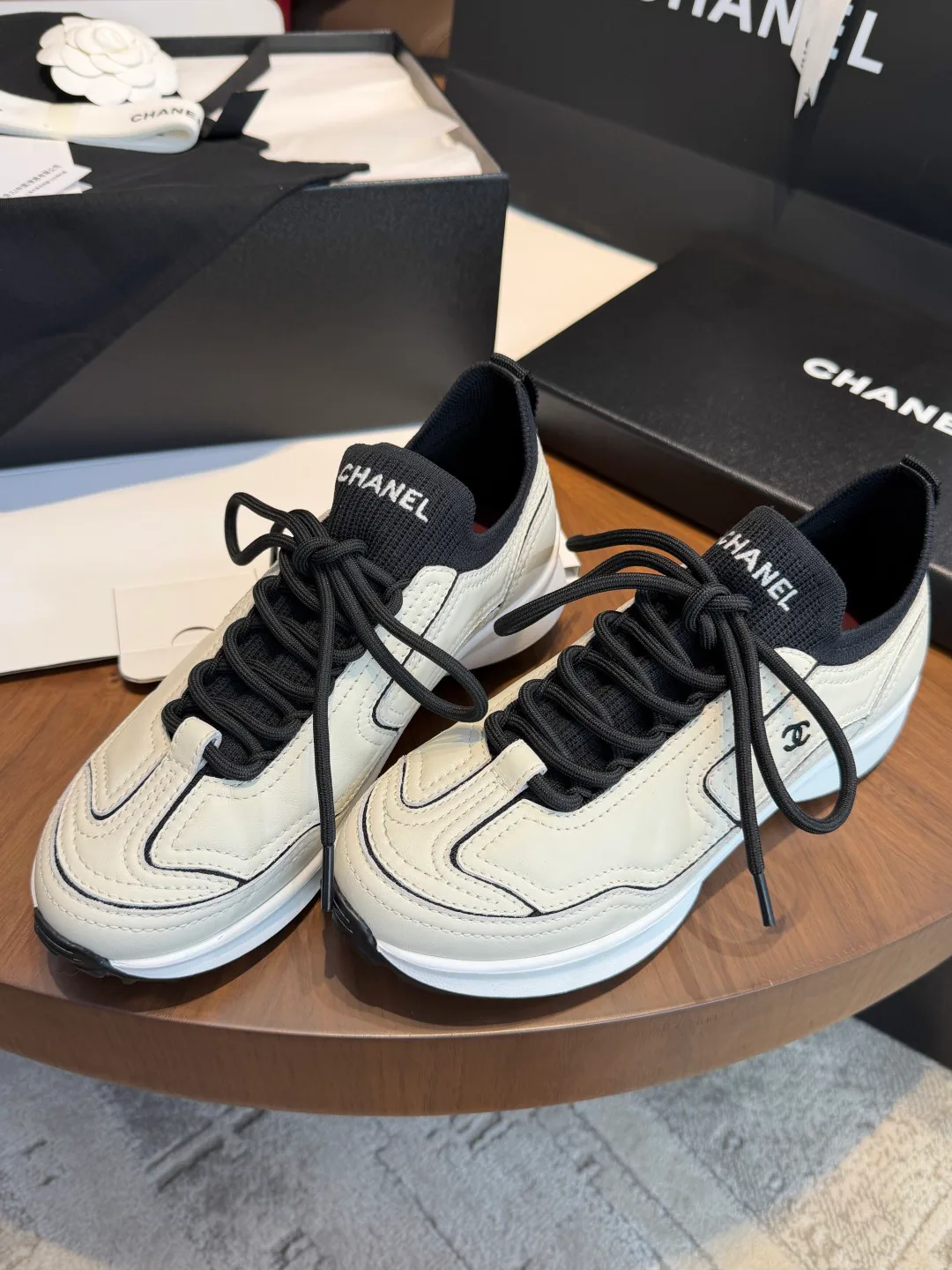 Women's Sneakers CHANEL 18067087