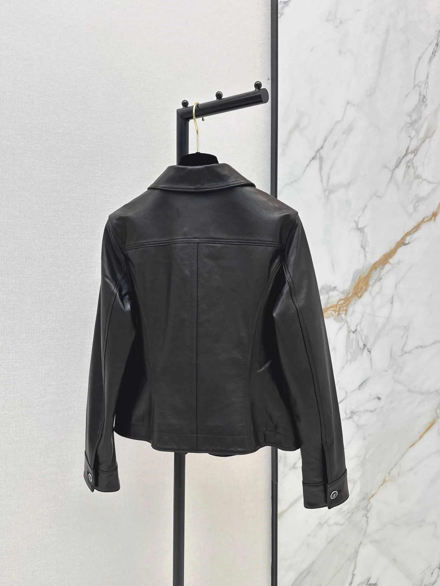 Women's Leather Jackets And Sheepskin Coats CHANEL 18173023