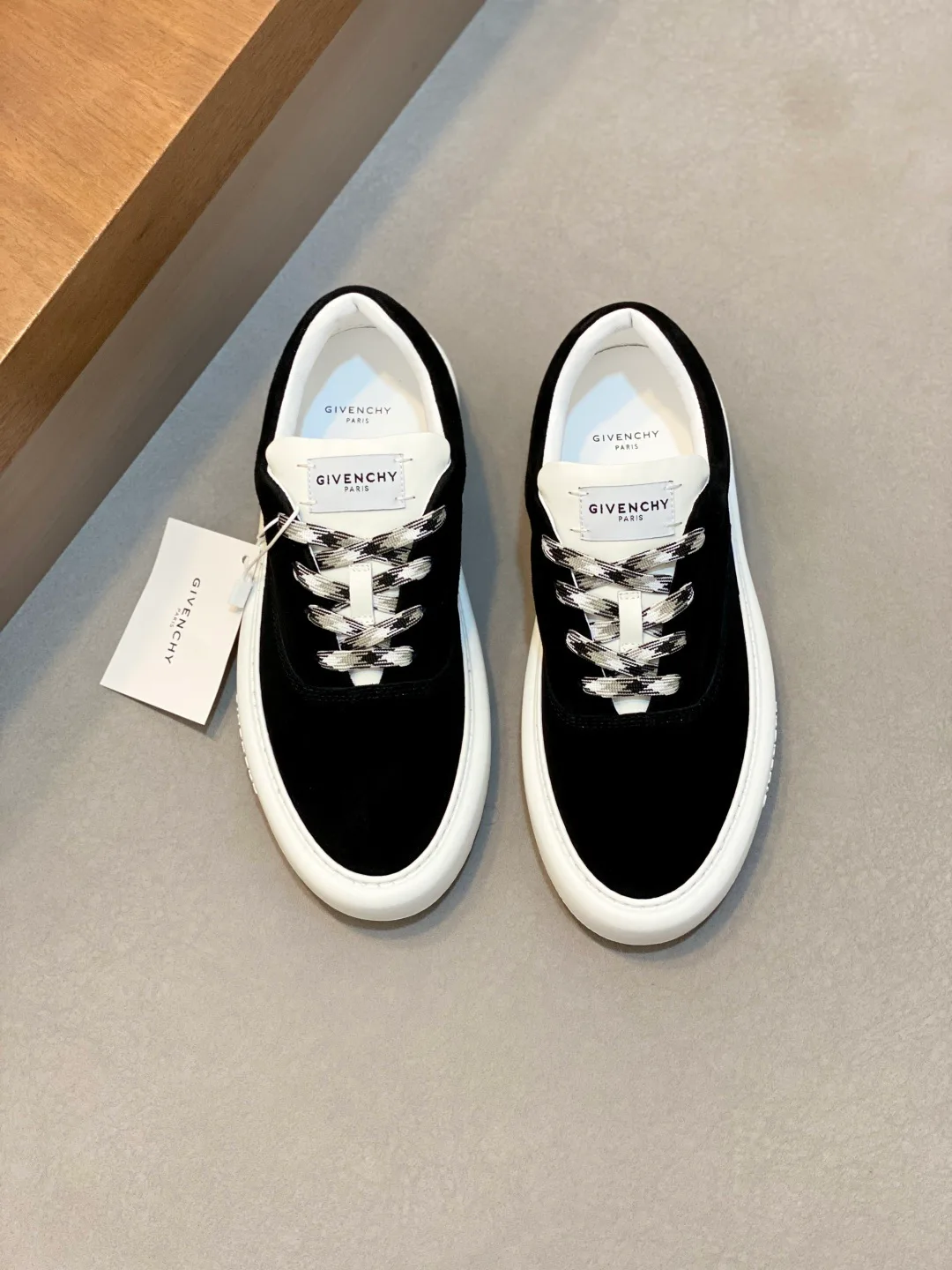 Men's Sneakers GIVENCHY 18449119