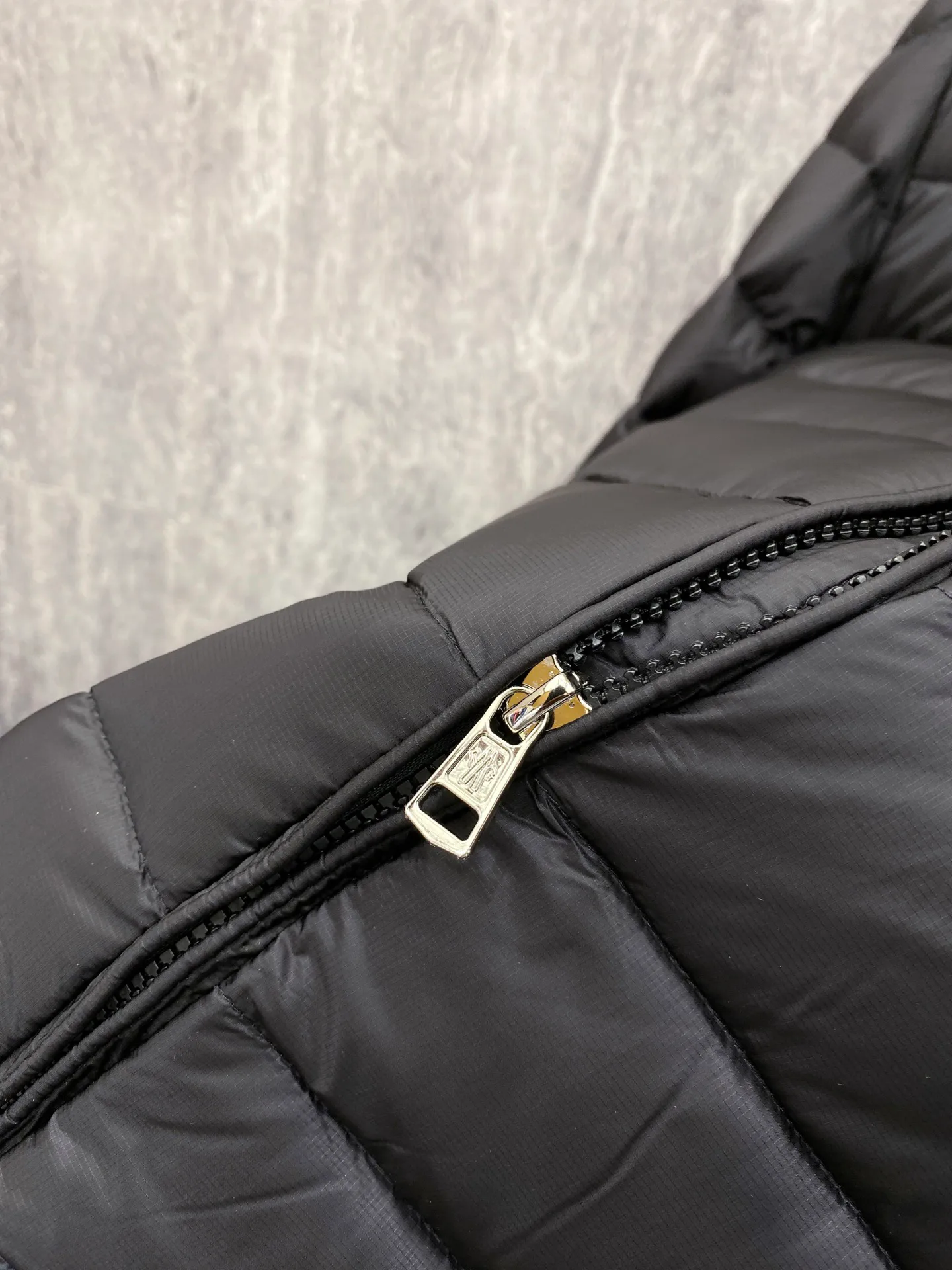 Куртки И Пуховики Мужские Moncler 18596389