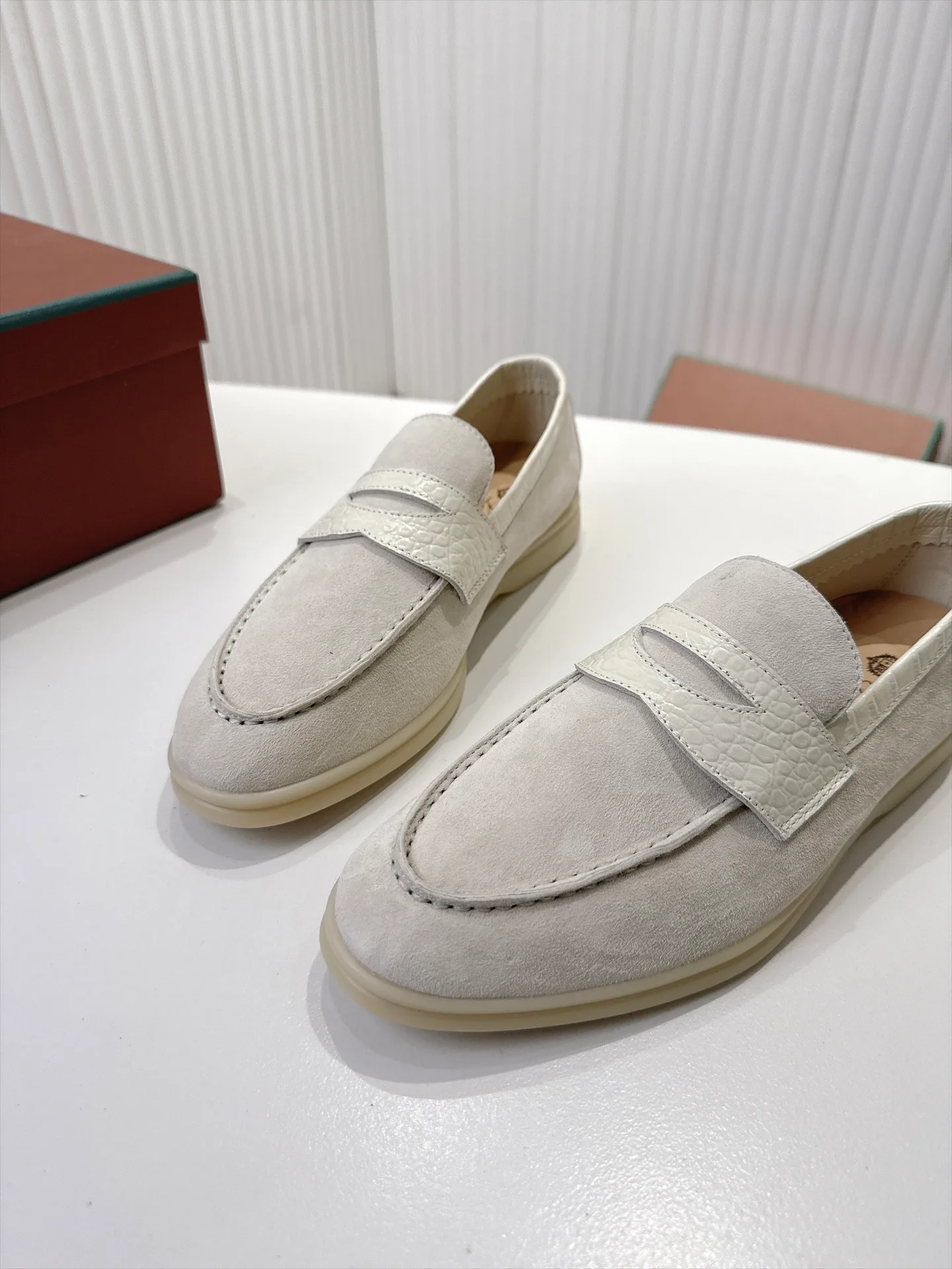 Women's Loafers And Moccasins LORO PIANA 18039688