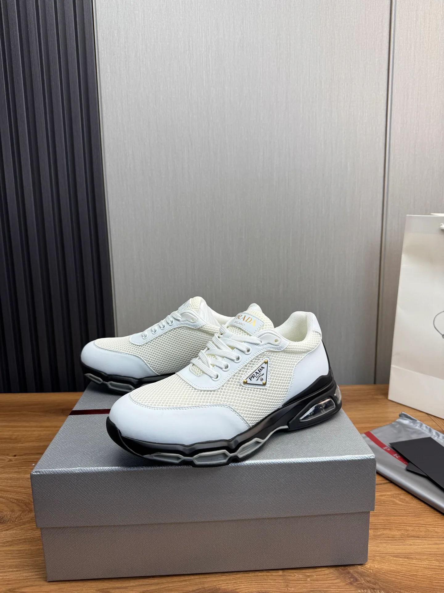 Кроссовки Мужские Prada 18564272