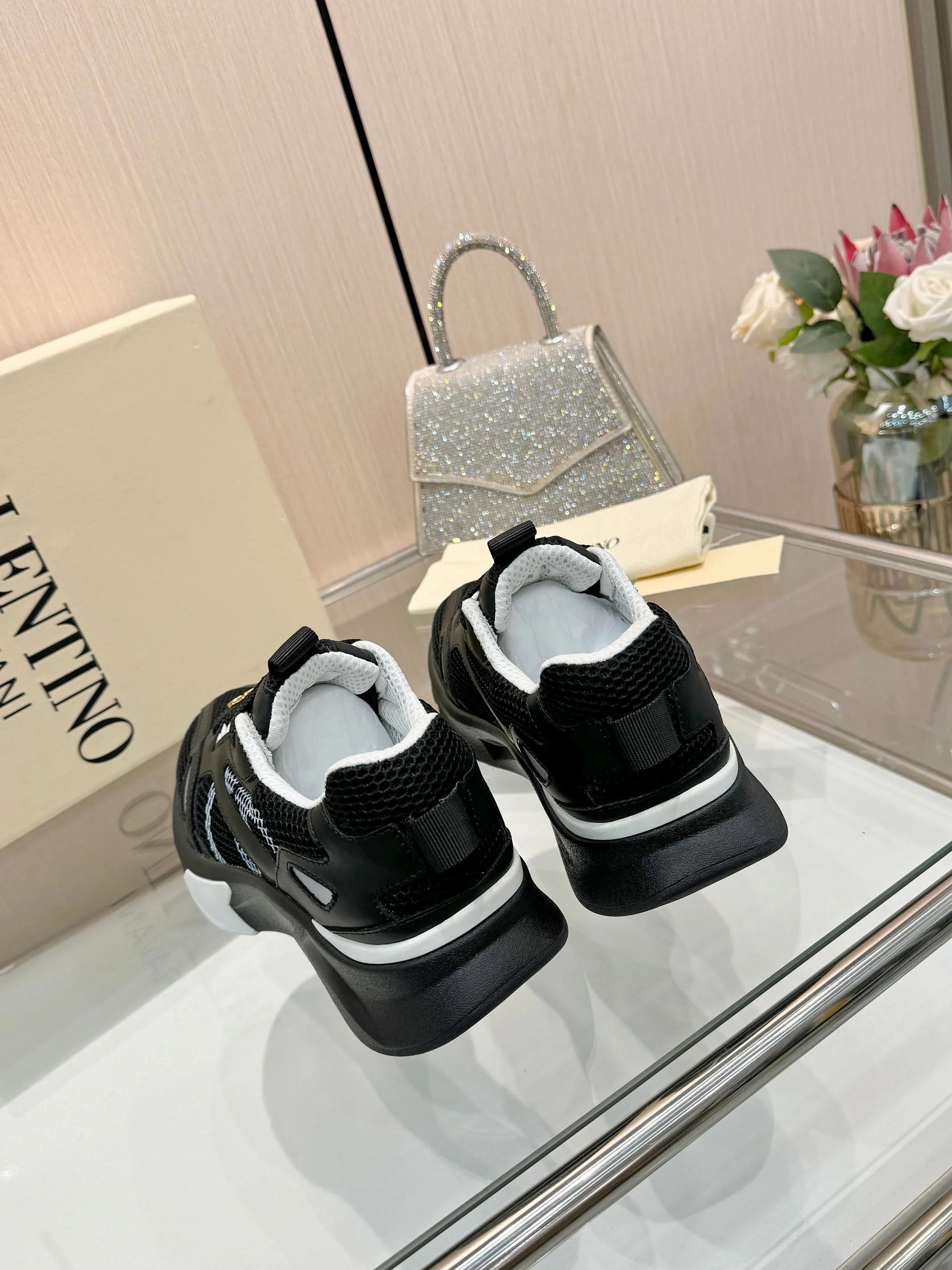 Men's Sneakers VALENTINO 17037991