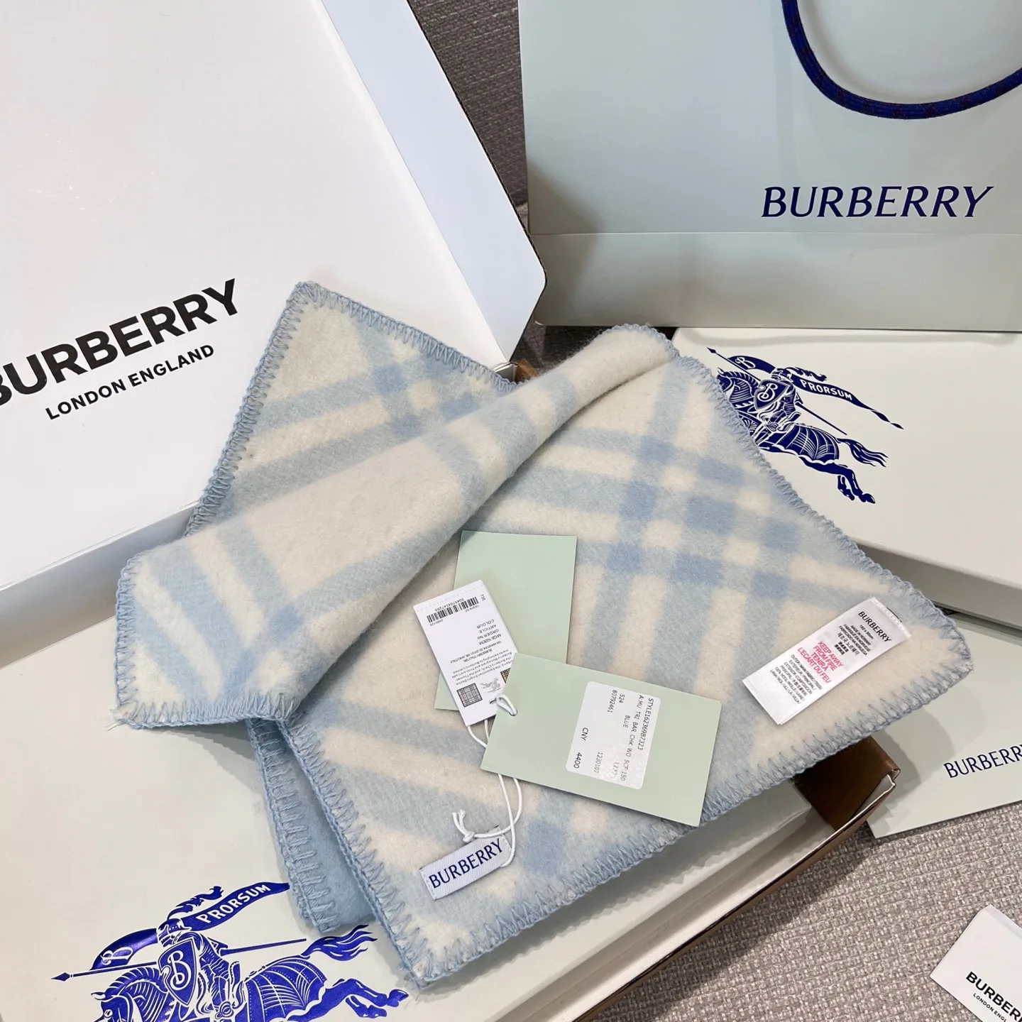 Scarves BURBERRY 17945211
