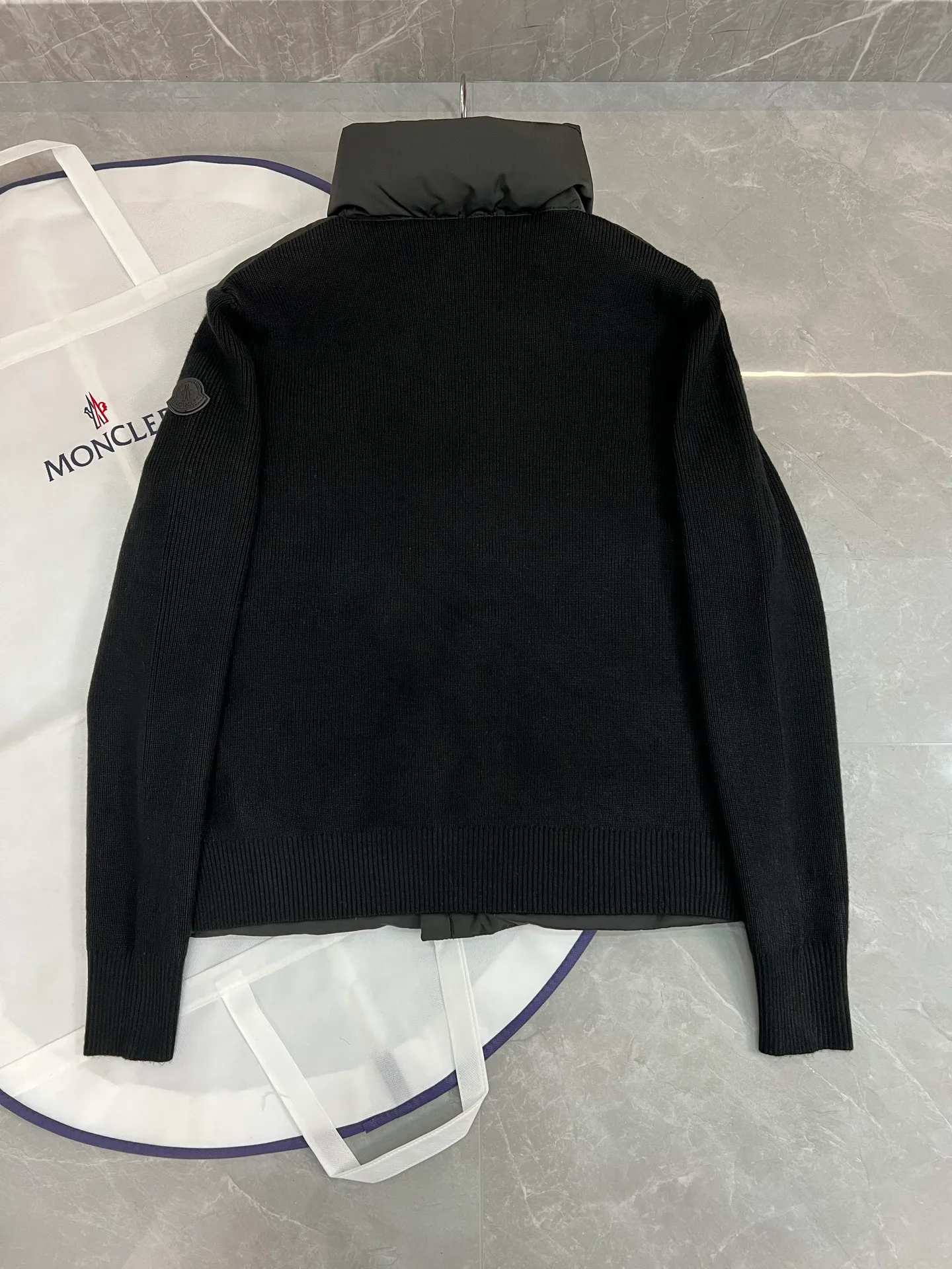 Куртки И Пуховики Женские Moncler 18599839