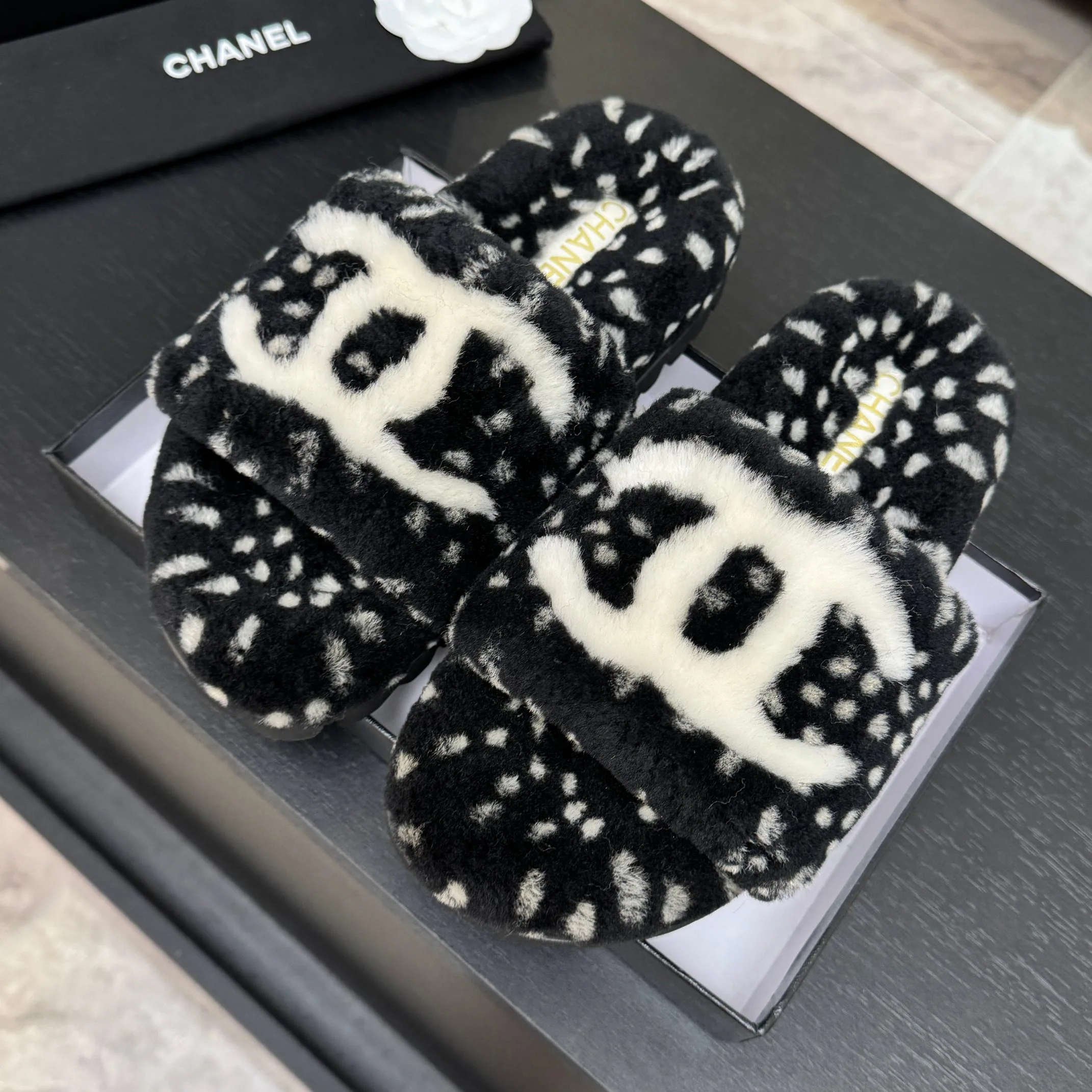 Women's Slippers CHANEL 18062758