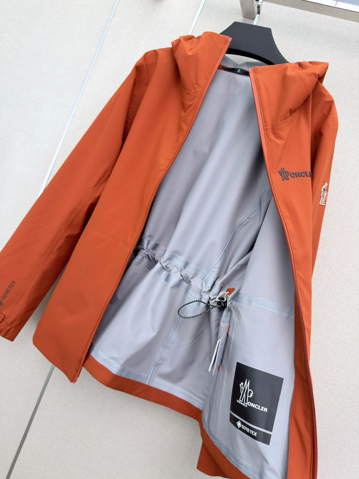 Women's Jackets And Down Jackets MONCLER 18501659