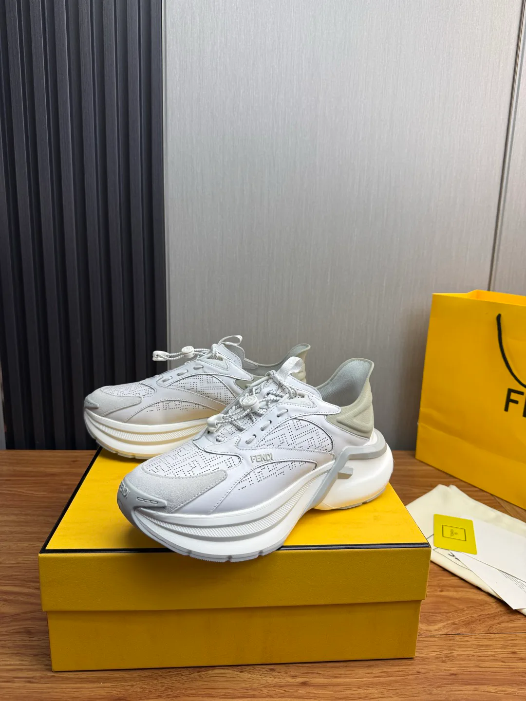 Men's Sneakers FENDI 17955199