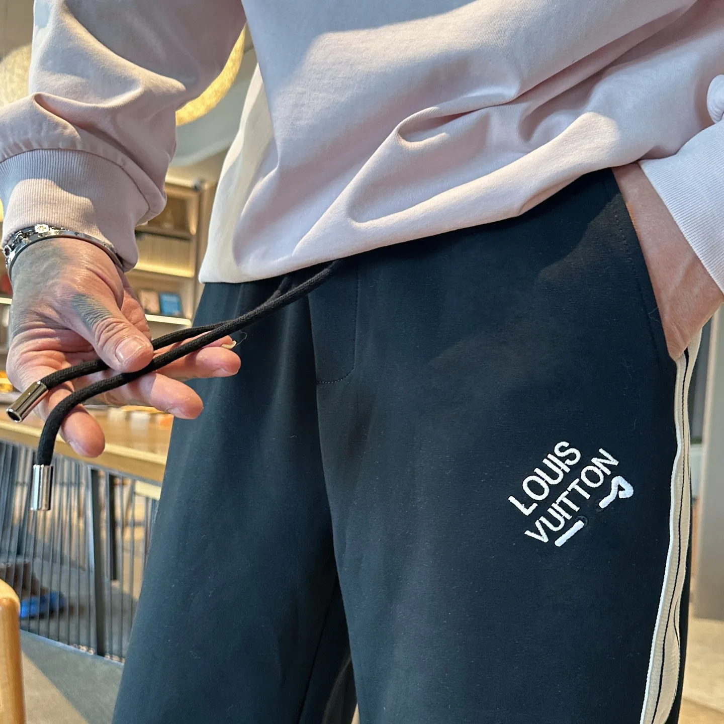 Men's Trousers LOUIS VUITTON 18345734