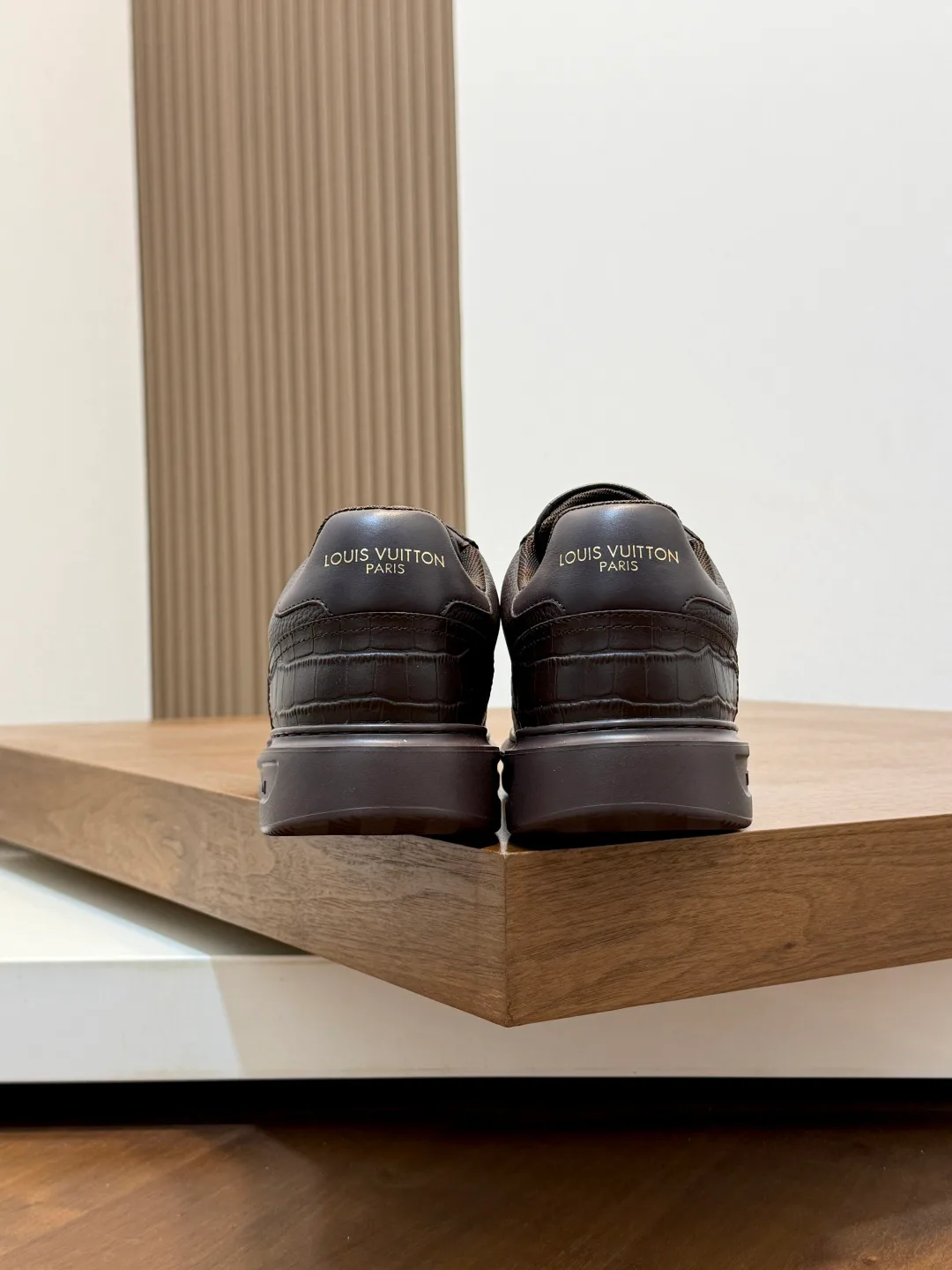 Men's Sneakers LOUIS VUITTON 18265104