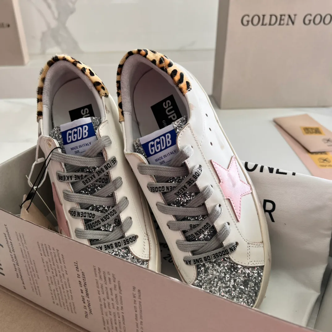 Women's Sneakers GOLDEN GOOSE 16995648