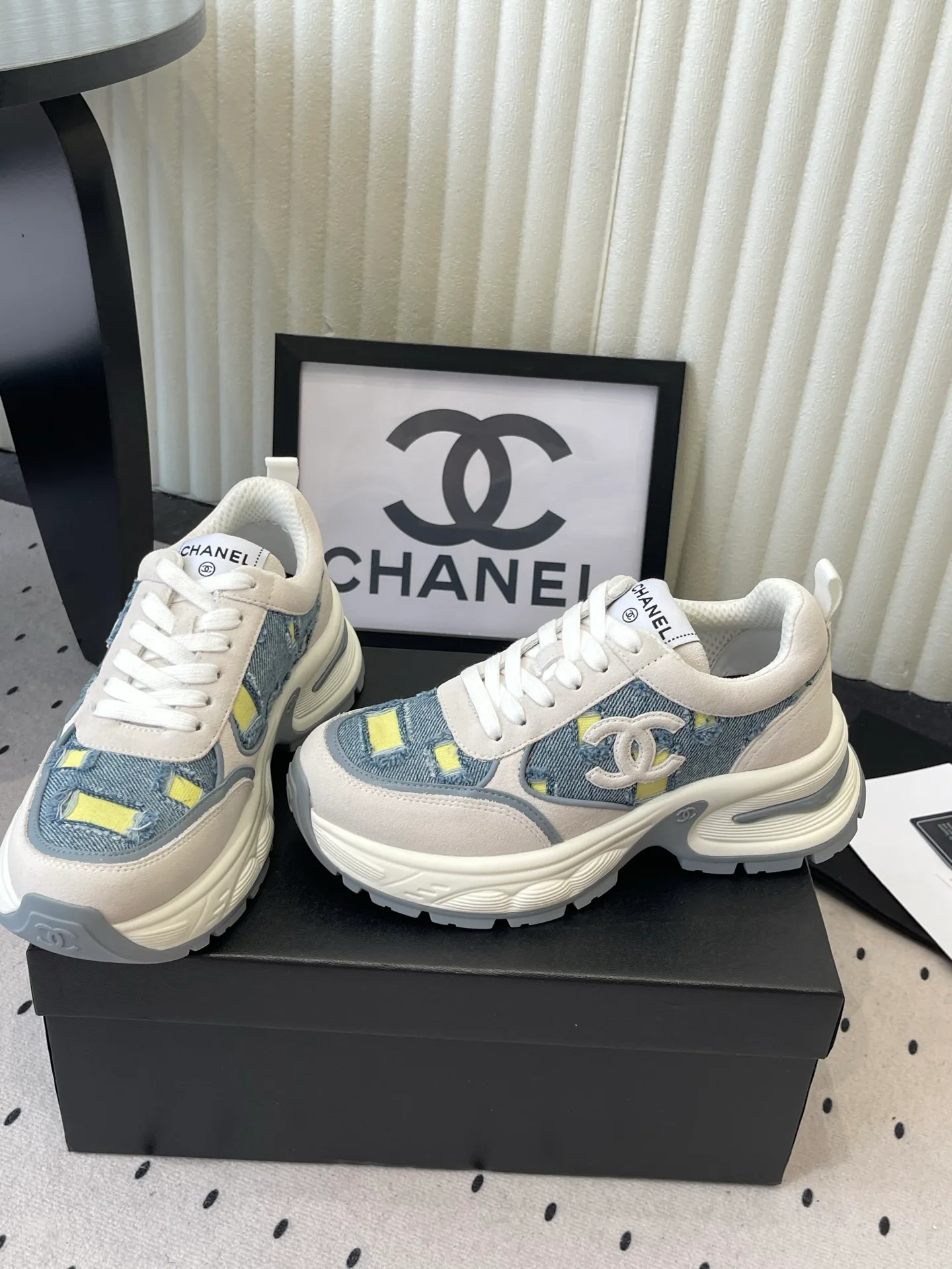 Women's Sneakers CHANEL 17769664