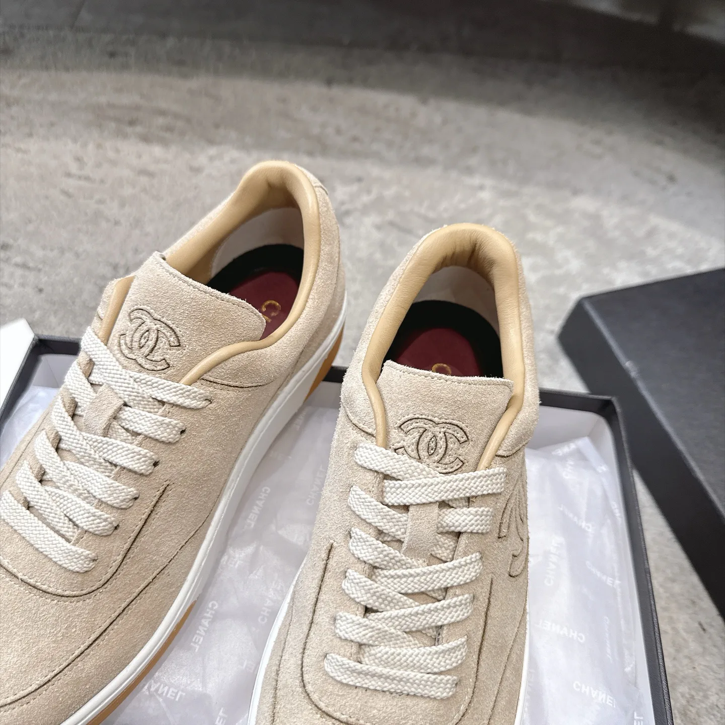 Women's Sneakers CHANEL 17933404