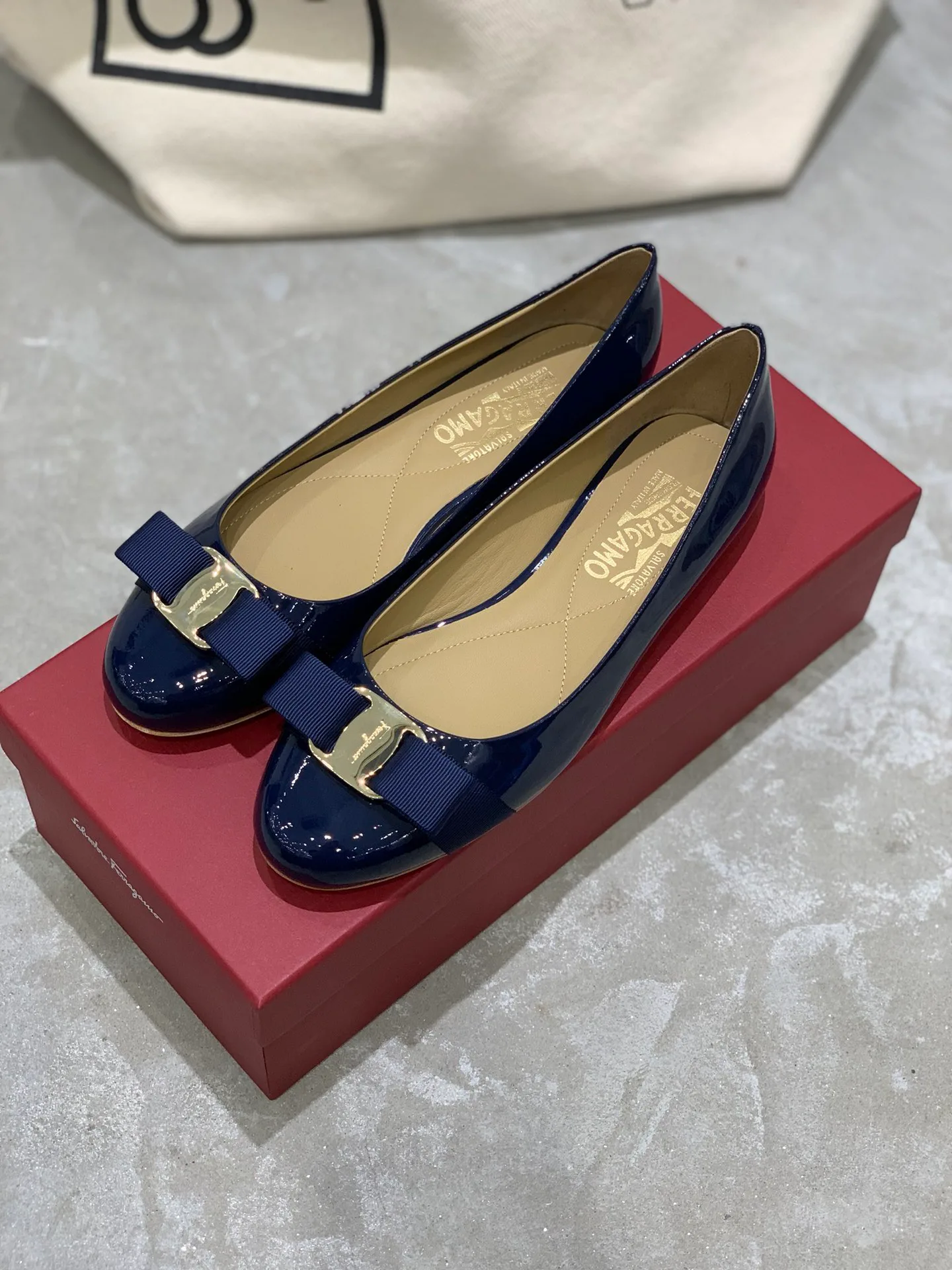 Women's Ballet Flats SALVATORE FERRAGAMO 18340634