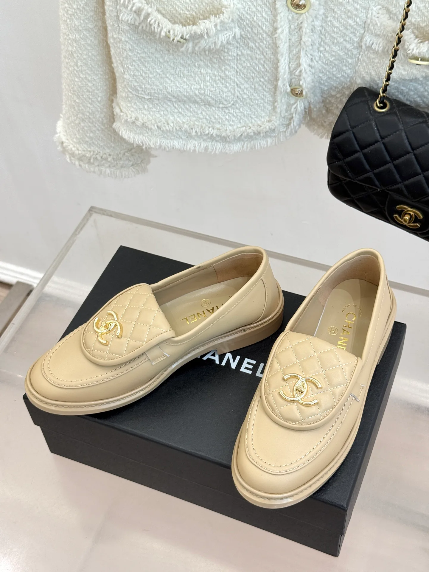 Women's Loafers And Moccasins CHANEL 17336069