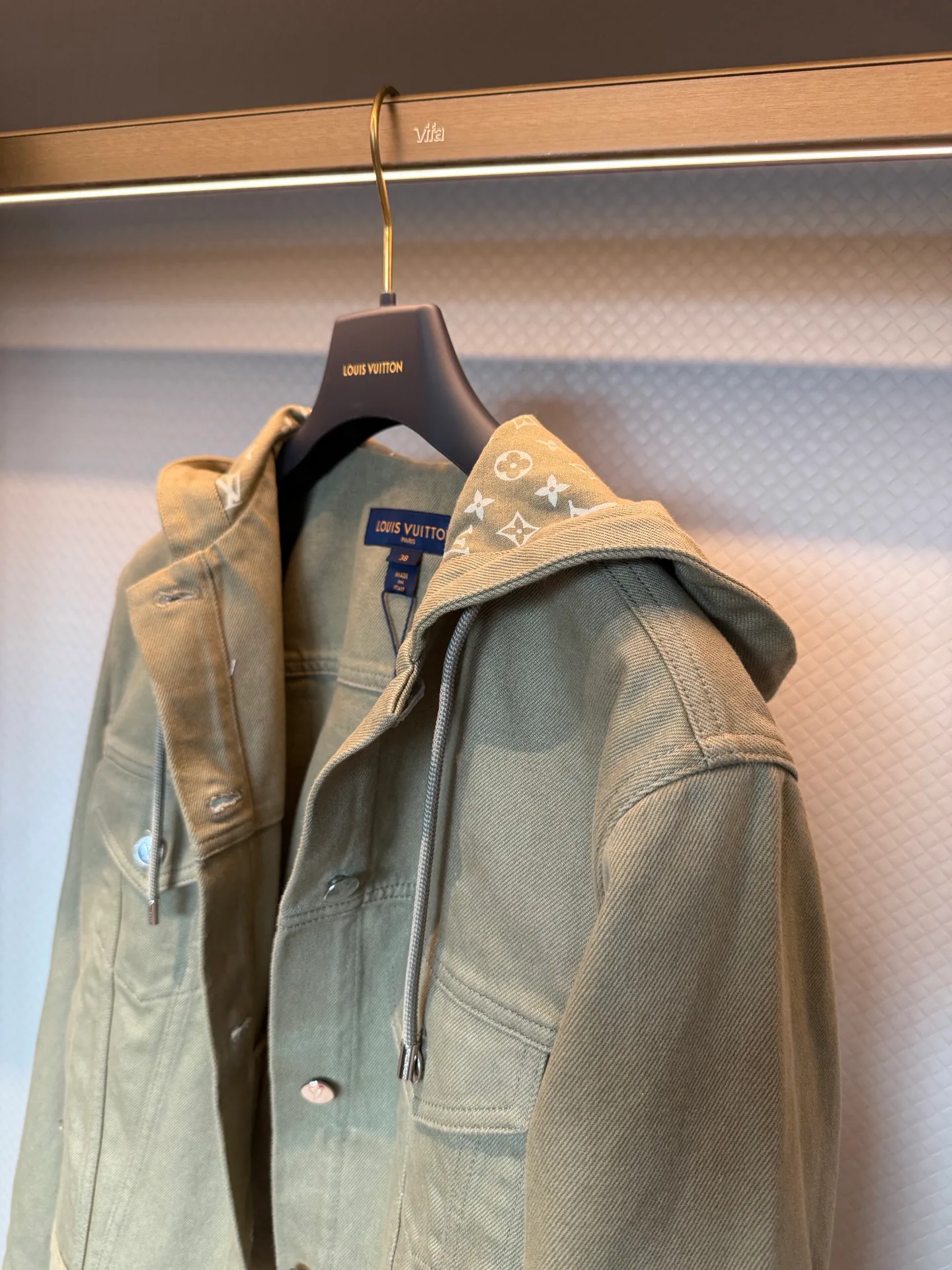 Women's Jackets And Down Jackets LOUIS VUITTON 17094451