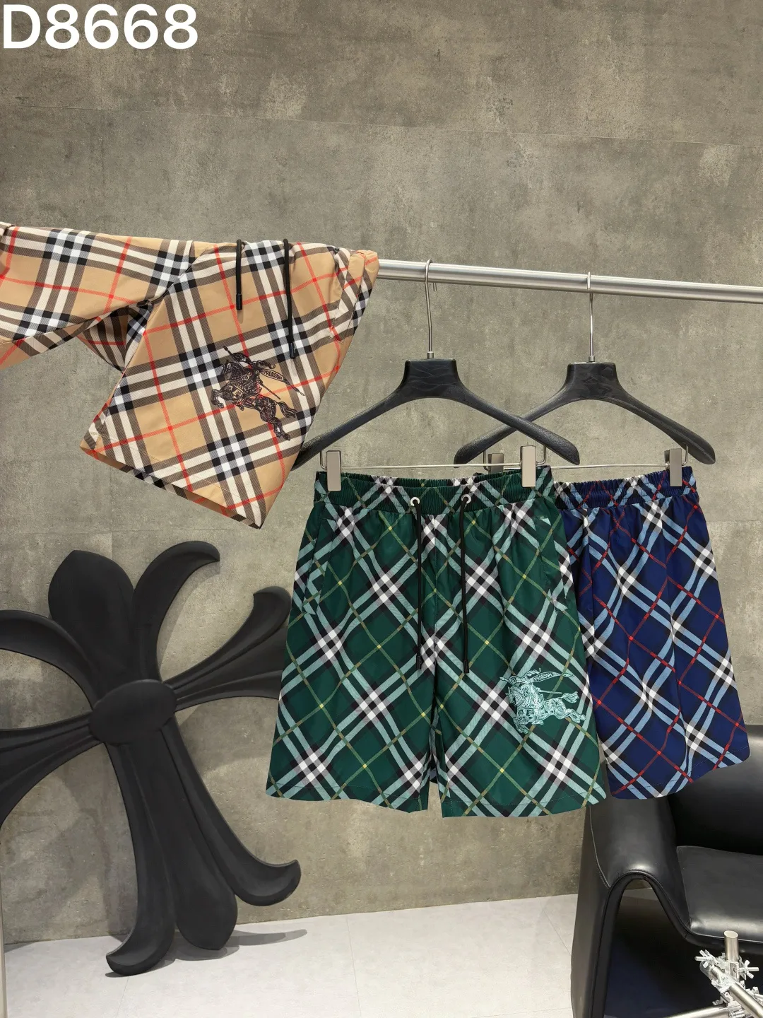 Men's Shorts BURBERRY 18000509