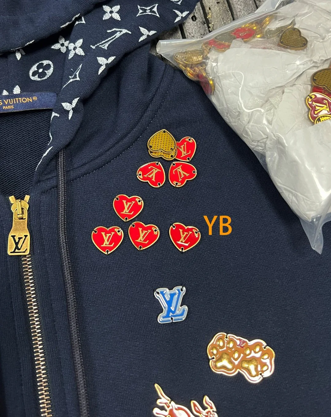 Men's Sweatshirts And Hoodies LOUIS VUITTON 17852634