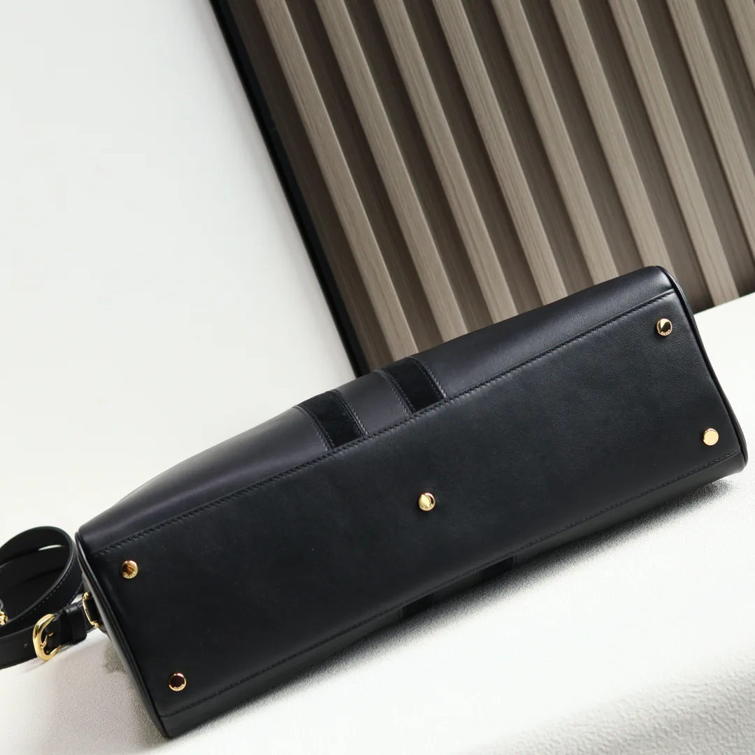 Классические Сумки Женские Gucci 18614480