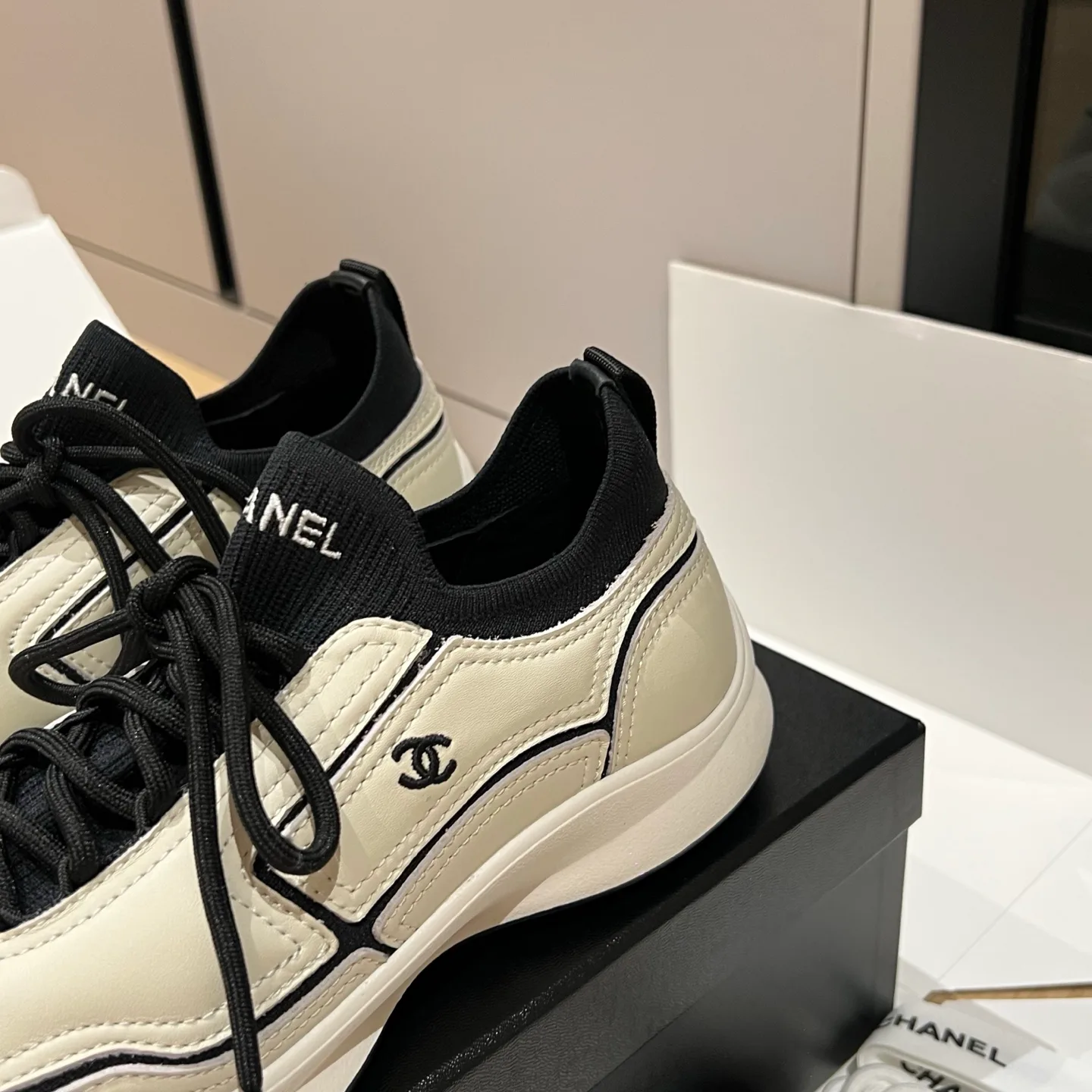 Women's Sneakers CHANEL 17733655