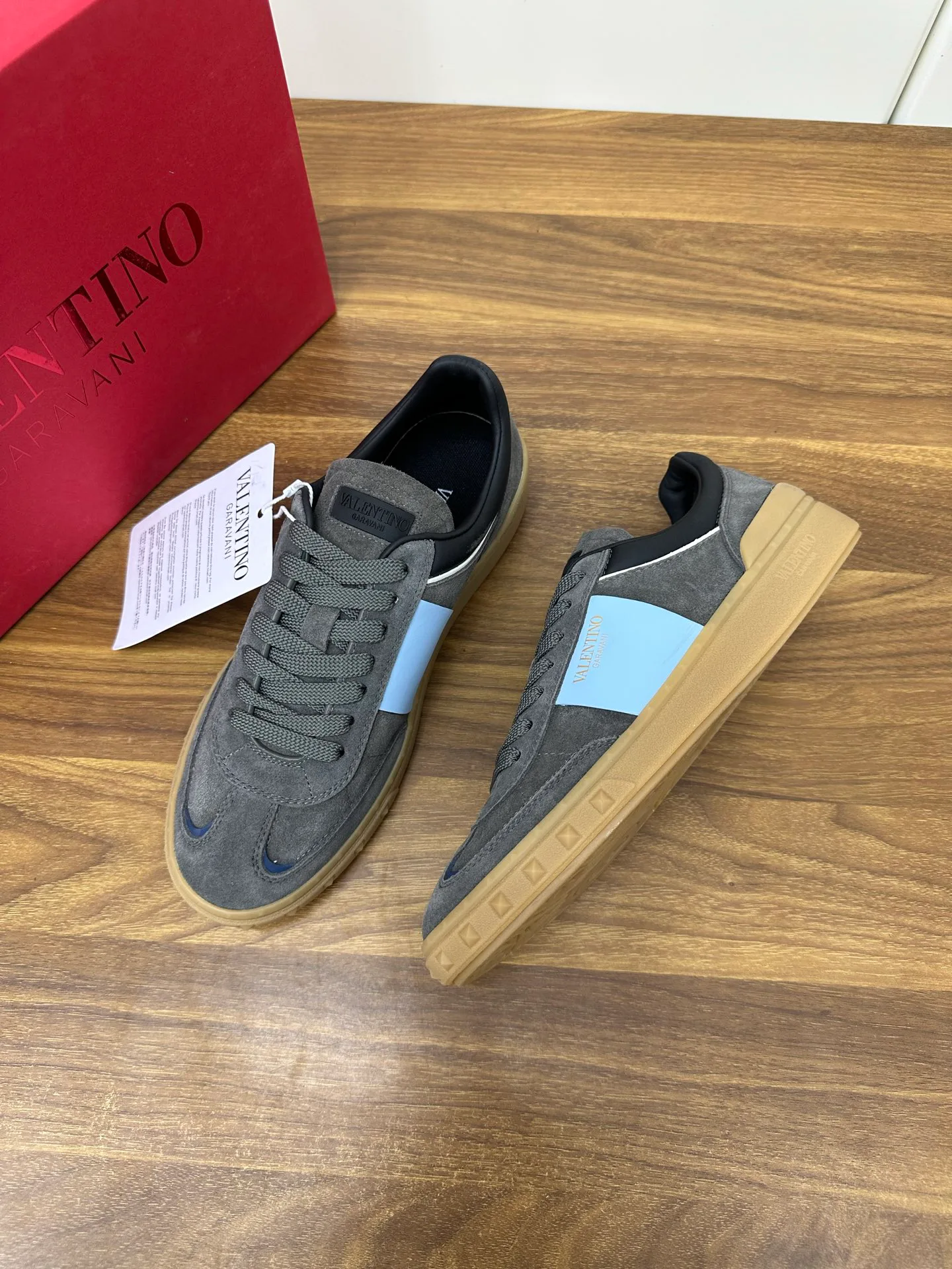 Men's Sneakers VALENTINO 18103433