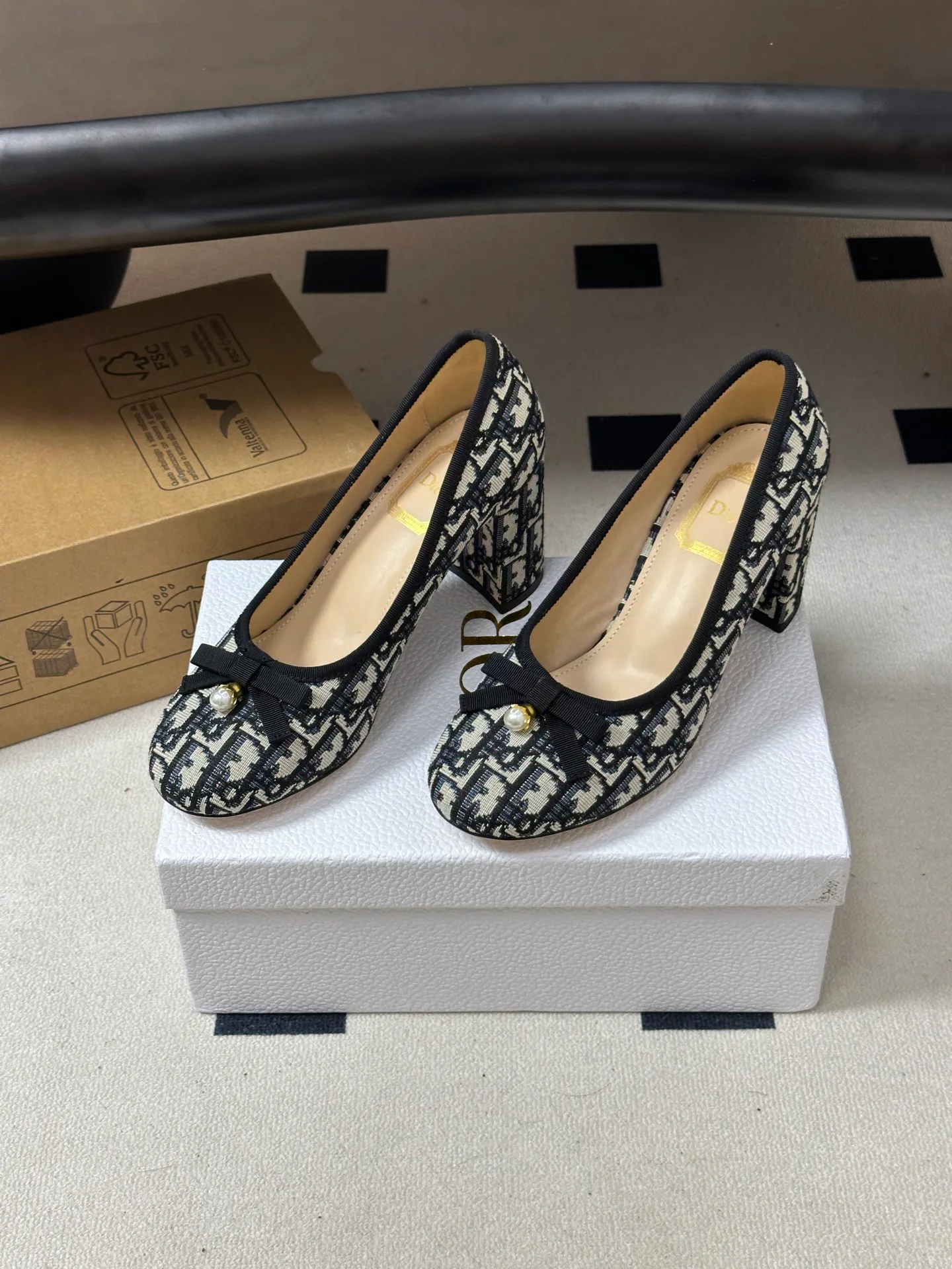 Women's Ballet Flats CHRISTIAN DIOR 18049193