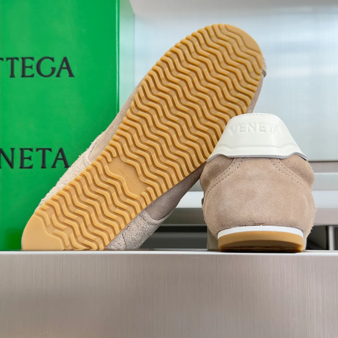 Women's Sneakers BOTTEGA VENETA 17910636