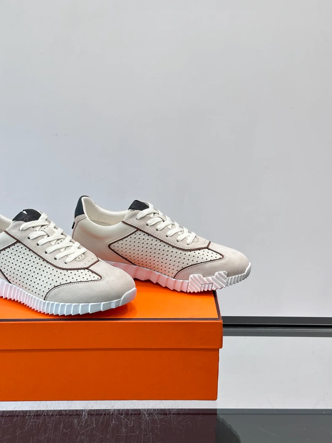 Women's Sneakers HERMES 18118574