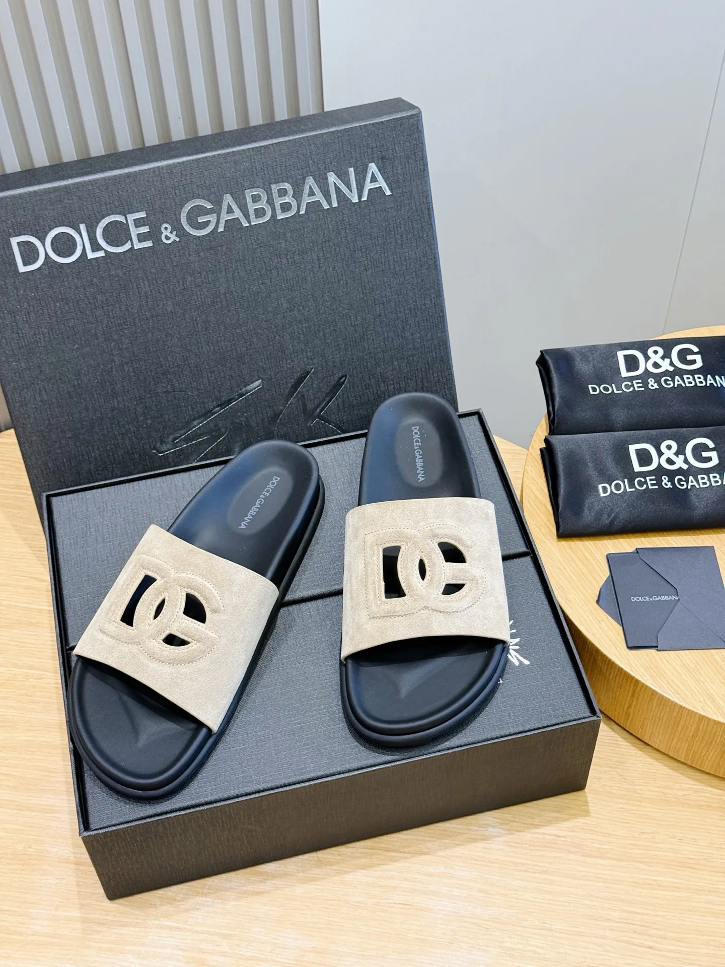 Men's Flip-Flops DOLCE & GABBANA 18100981