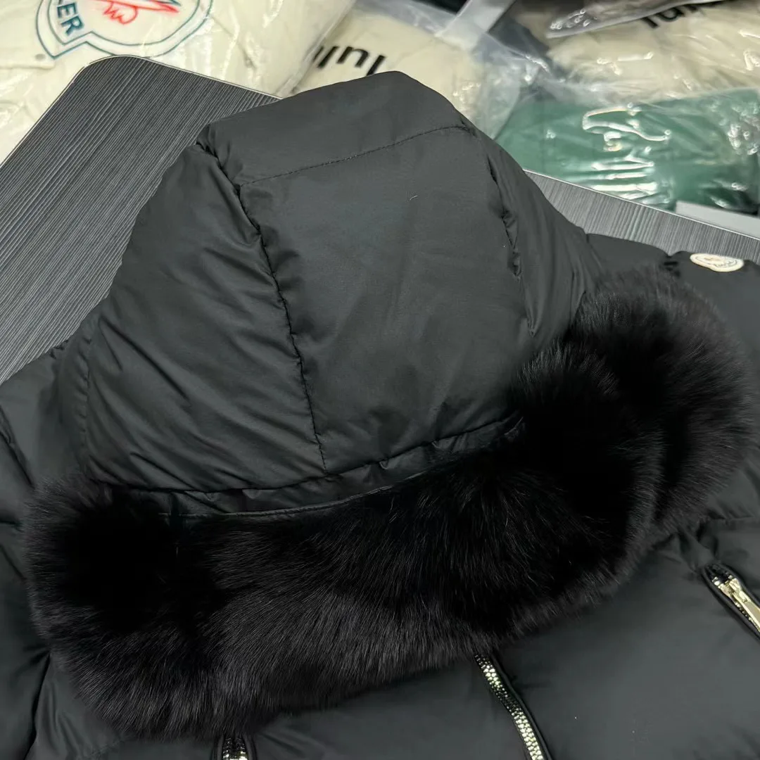 Women's Jackets And Down Jackets MONCLER 17964486