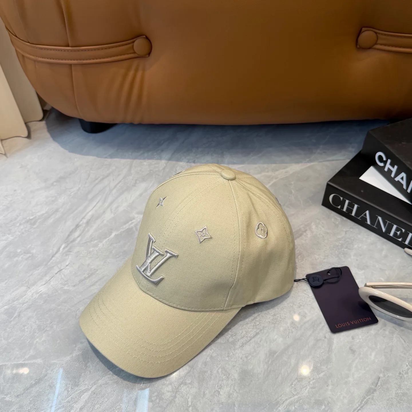 Hats LOUIS VUITTON 17467589