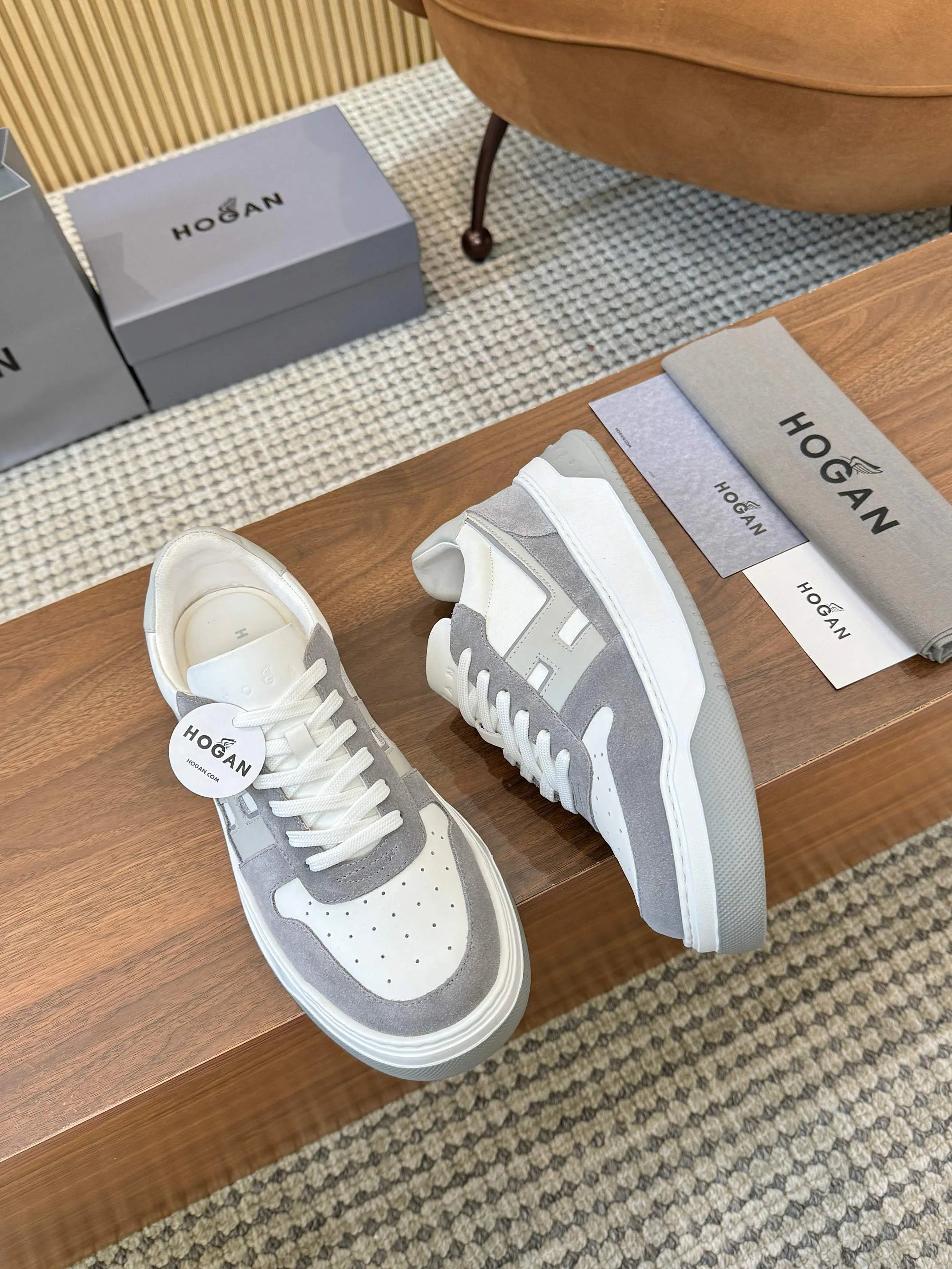 Women's Sneakers HOGAN 17827629
