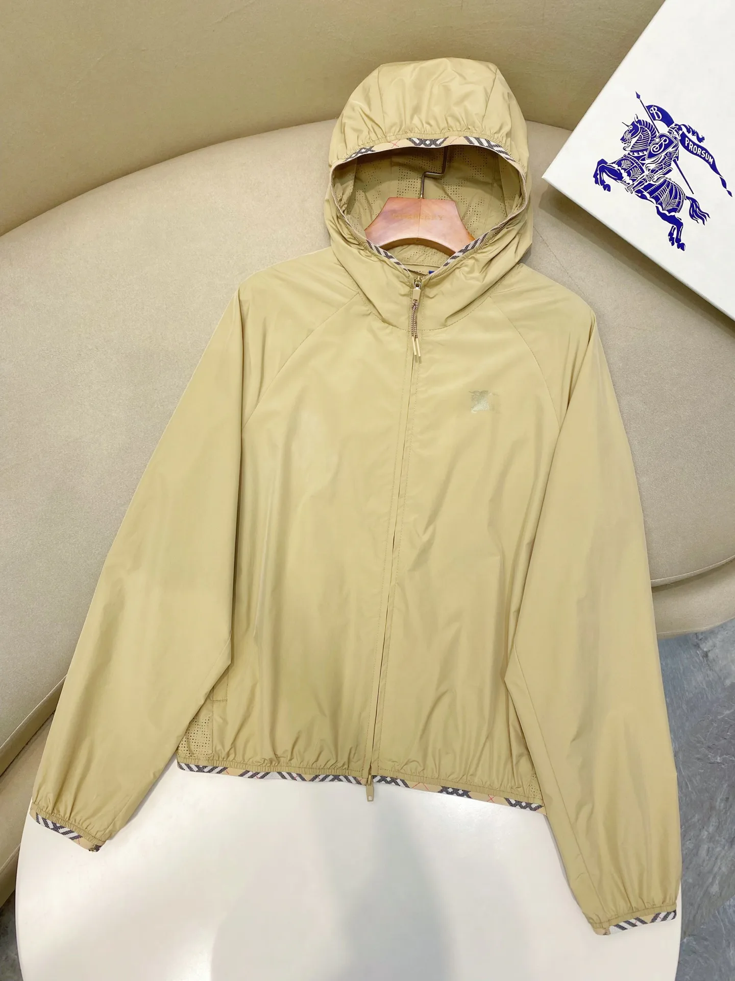 Women's Jackets And Down Jackets BURBERRY 18206388