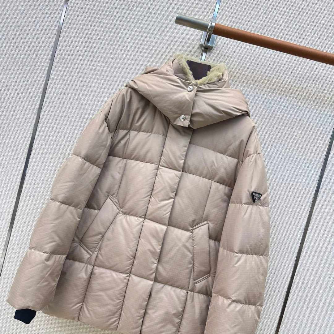 Women's Jackets And Down Jackets PRADA 18094553