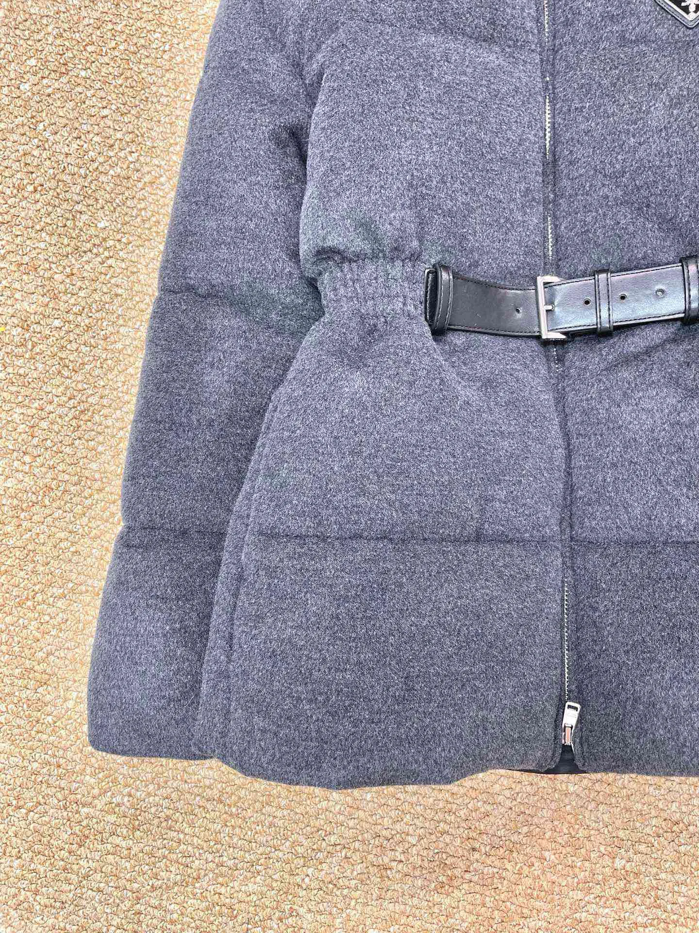 Women's Jackets And Down Jackets PRADA 17850857
