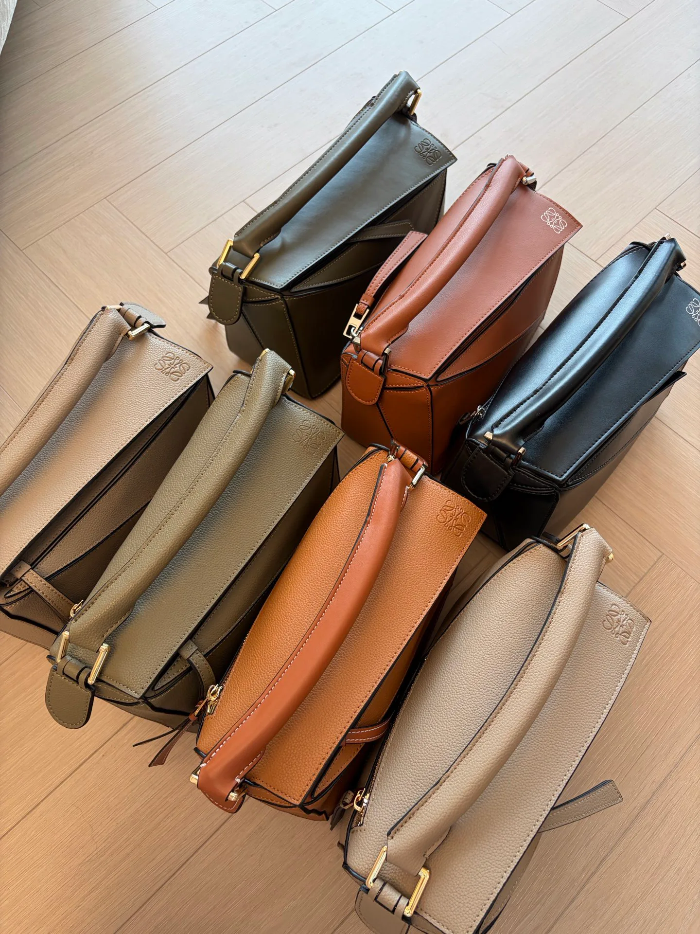 Women's Classic Handbags LOEWE 18064099