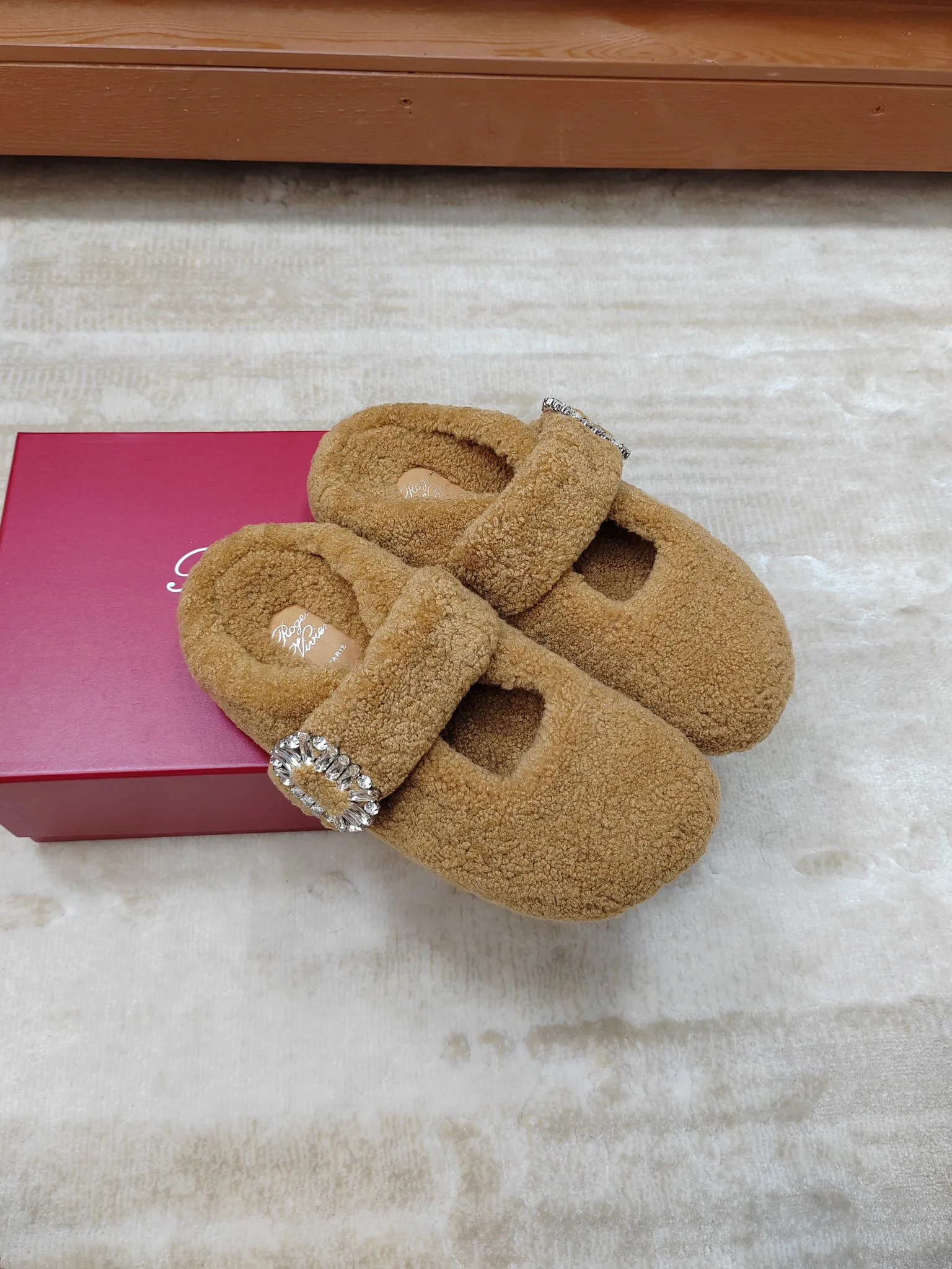 Women's Slippers ROGER VIVIER 17852286