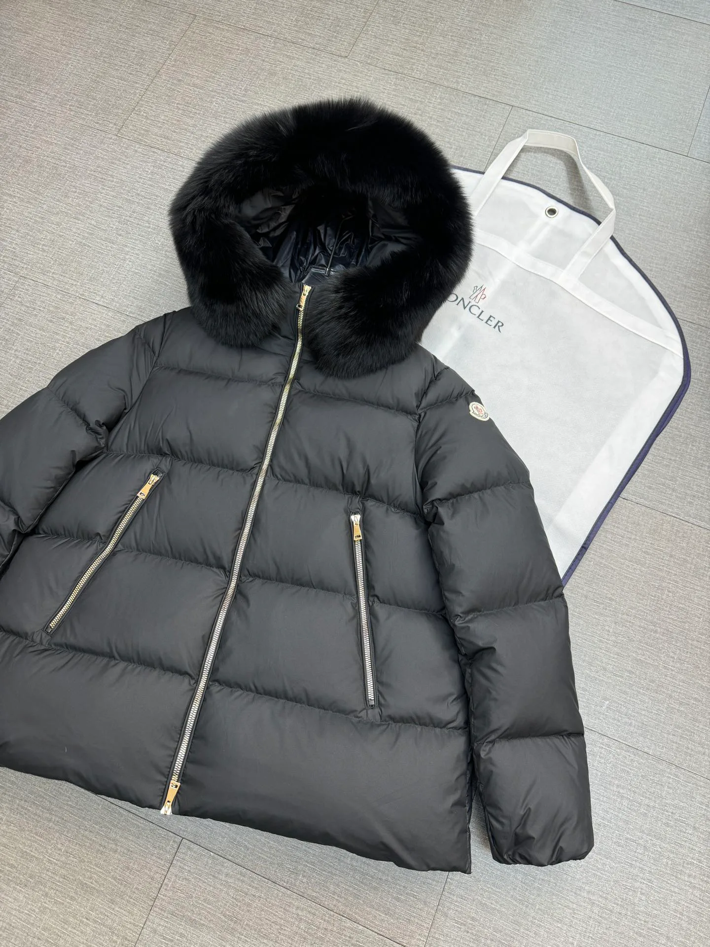 Women's Jackets And Down Jackets MONCLER 18130015