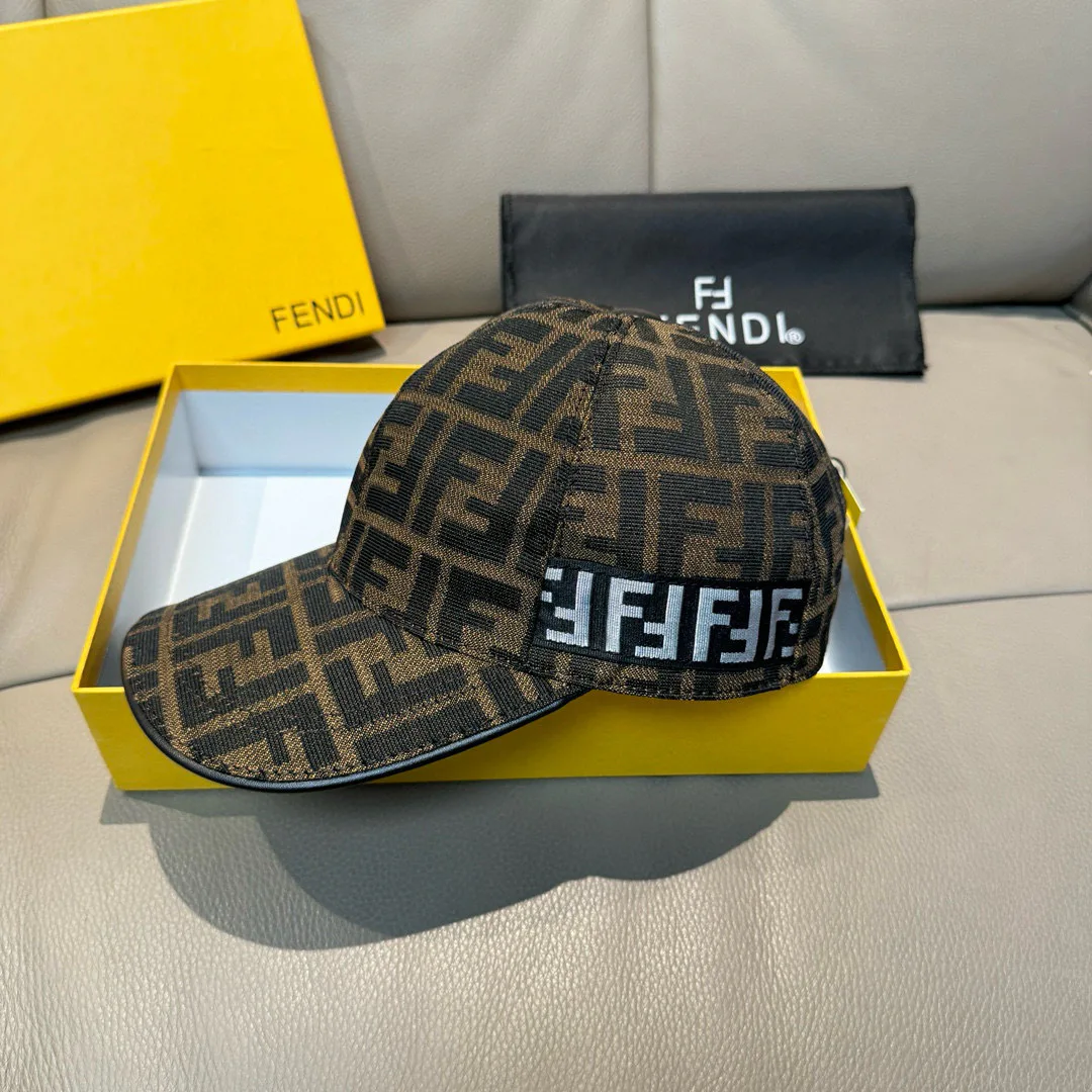 Hats FENDI 18105227
