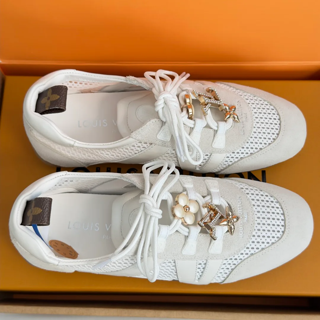 Women's Sneakers LOUIS VUITTON 17950620