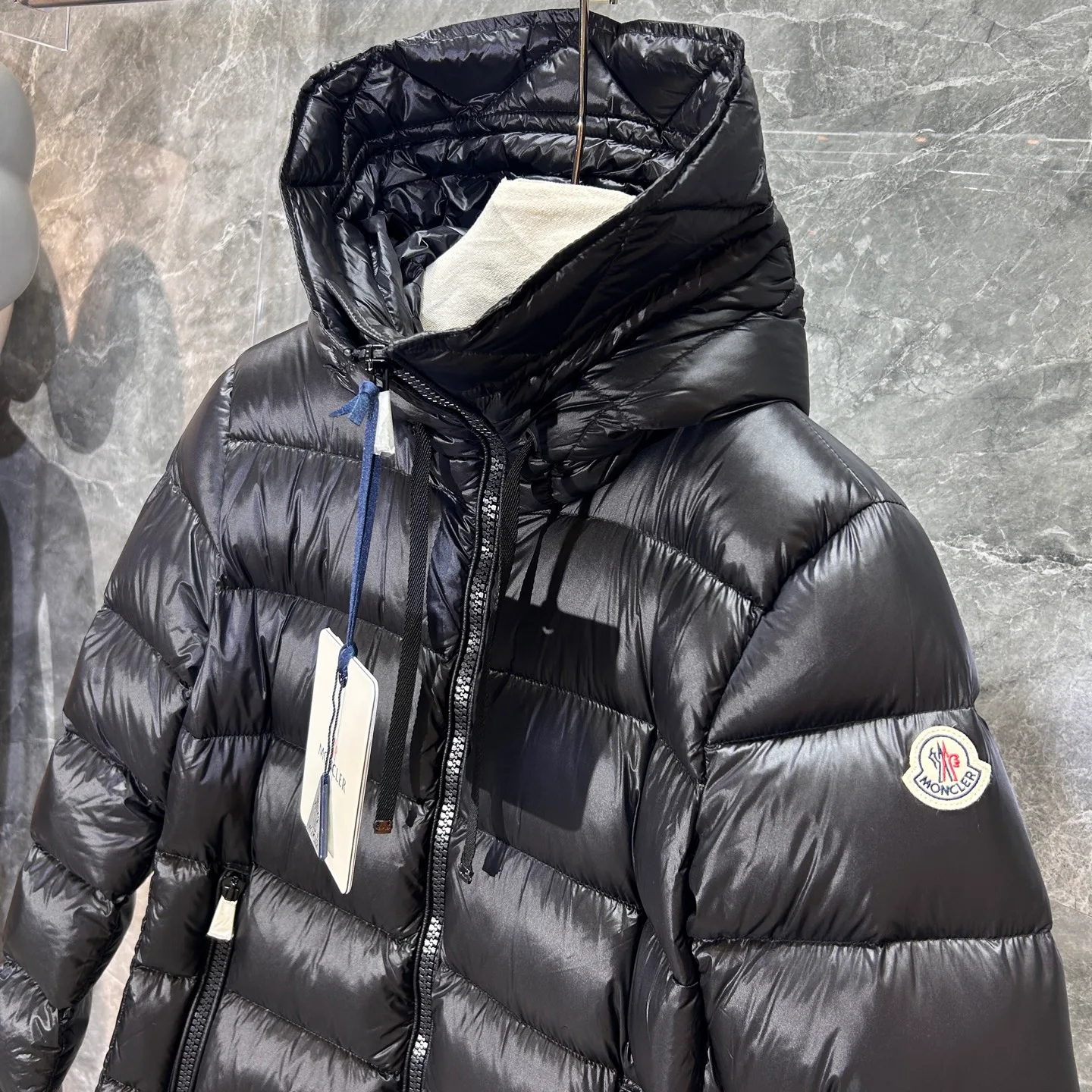 Women's Jackets And Down Jackets MONCLER 18184465