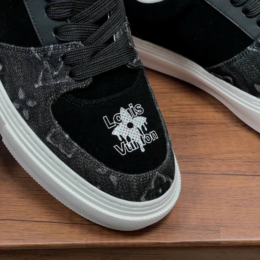 Кроссовки Мужские Louis Vuitton 18675087
