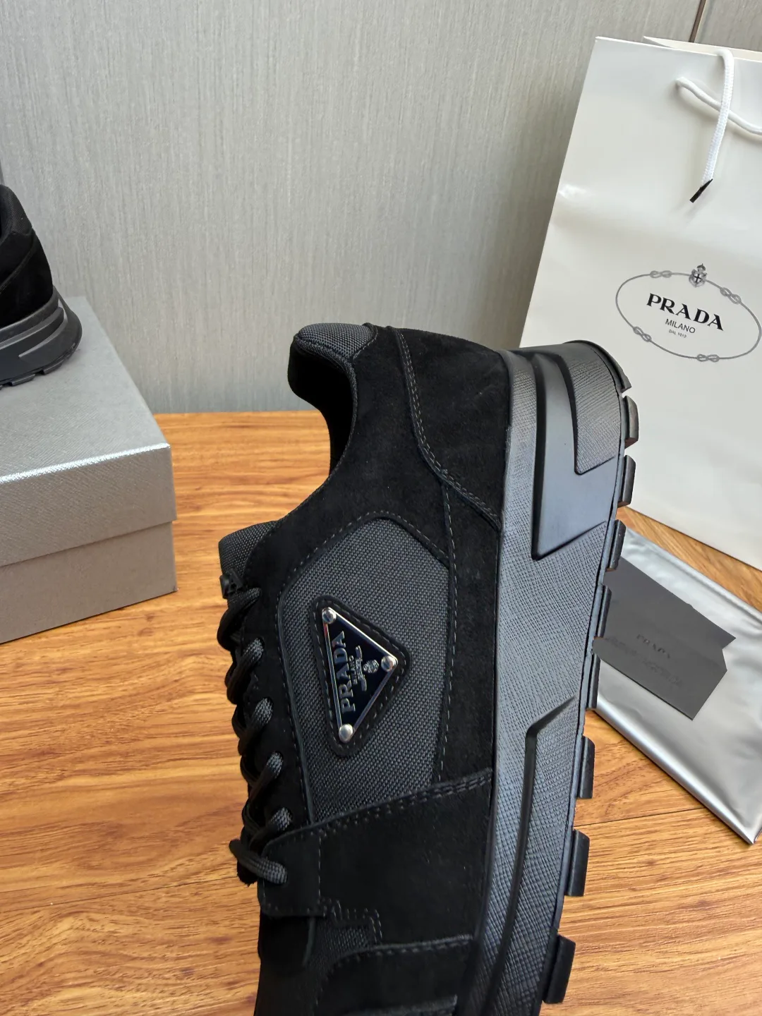 Кроссовки Мужские Prada 18564261