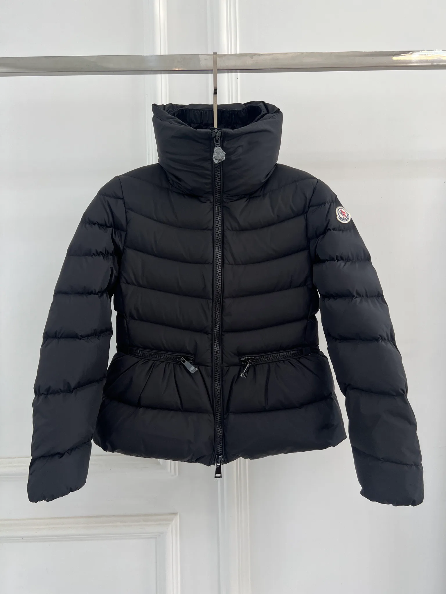 Women's Jackets And Down Jackets MONCLER 18416188