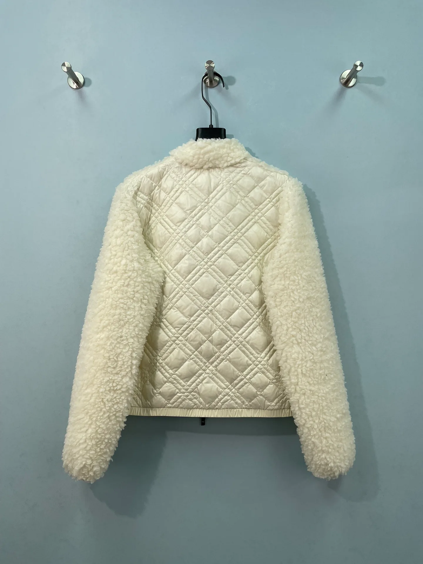 Women's Jackets And Down Jackets MONCLER 18308534
