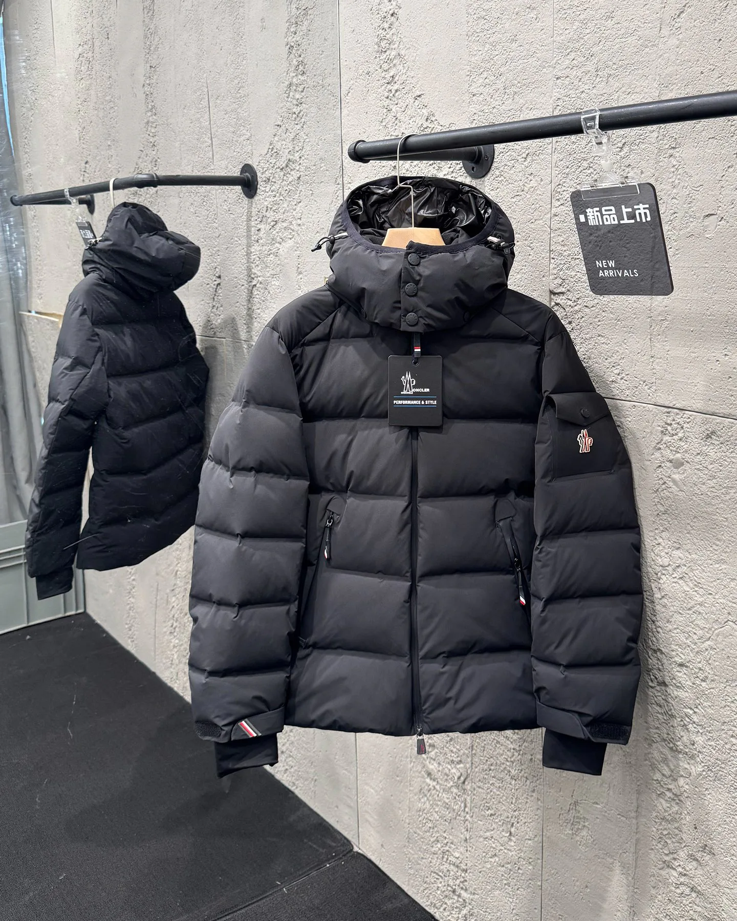 Men's Jackets And Down Jackets MONCLER 17942231