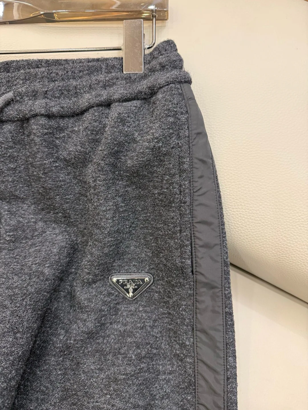 Men's Trousers PRADA 18473993