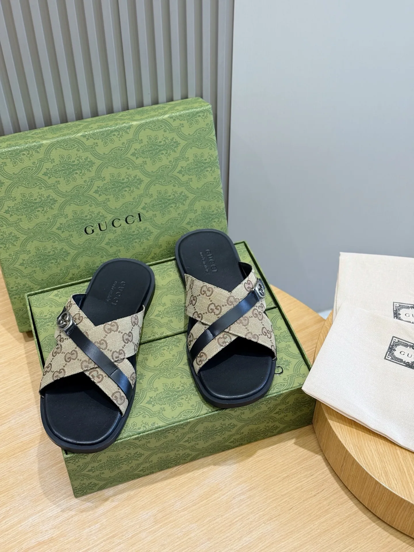 Men's Sandals GUCCI 18103508